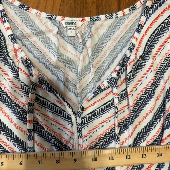 Red White and Blue Sleeveless Blouse - Picture 5 of 6